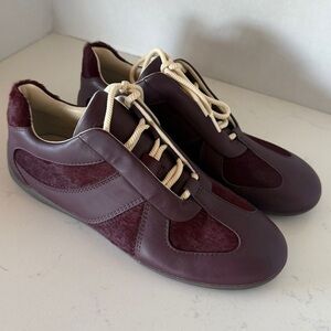 New Vince Oasis leather/calf hair trainer Sneakers in Burgundy size: 6